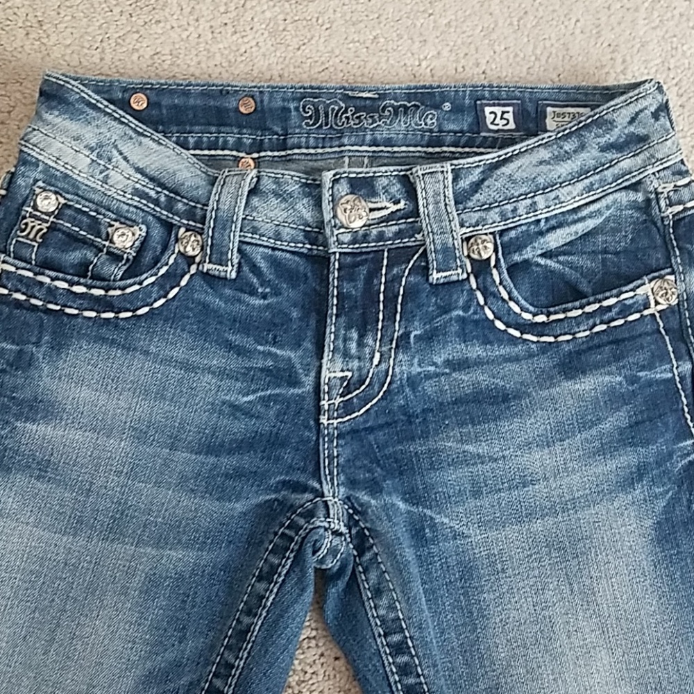 Size 25 Miss Me jeans